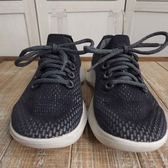 Allbirds Woman’s Wool Runners. Dark Navy Blue. Size 8 - Picture 2 of 12